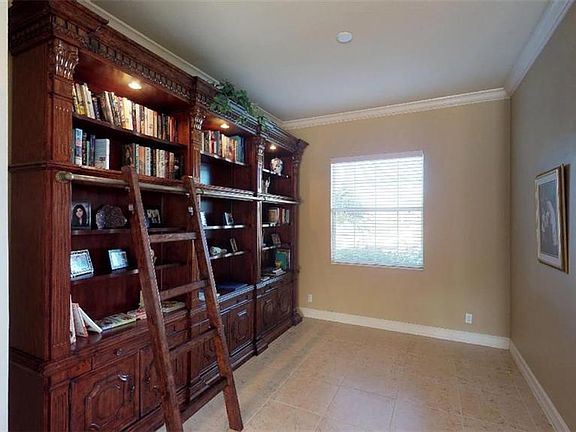 5th image of 225 Portofino Dr