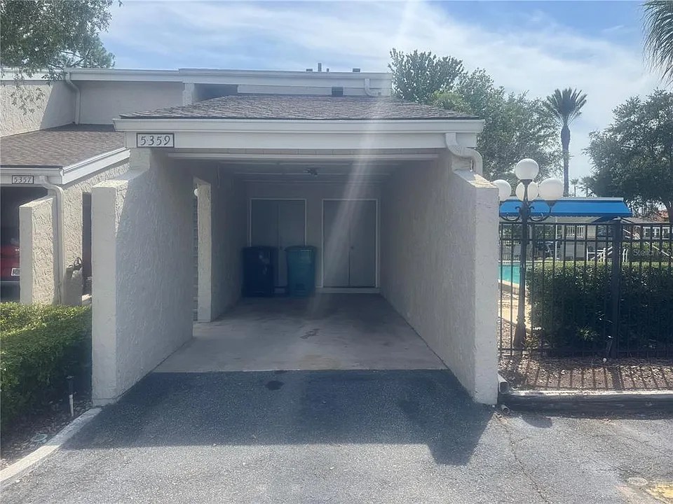 5359 Vineland Rd #2-E
