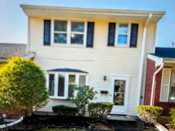 165 Hague Blvd #B, Glenmont, NY 12077