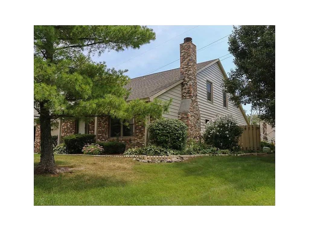 9170 Cinnebar Dr photo 1