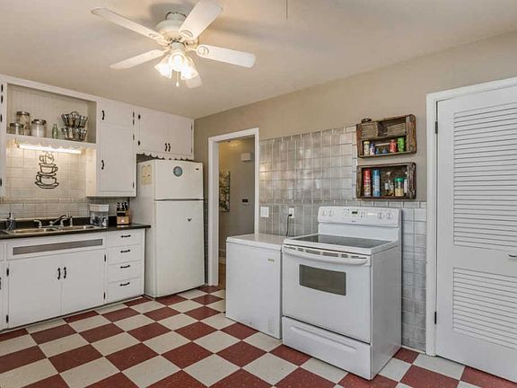 5th image of 4204 Jennie Ave