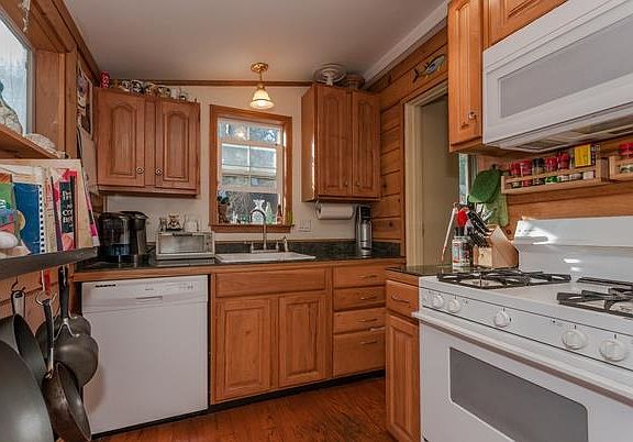 2nd image of 8792 Salmon Ave