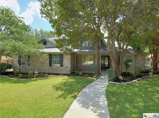 821 Mission Hills Dr, New Braunfels, TX 78130