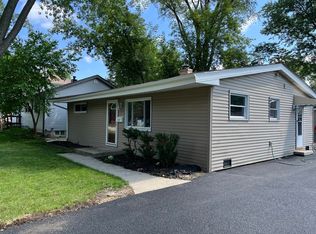 427 SE Garfield Ave, Mundelein, IL