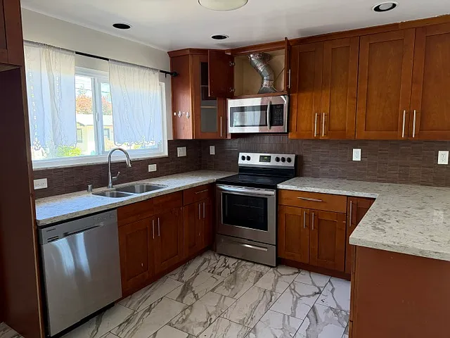4 bed, 5378 sqft, $4,000 — Photo 4