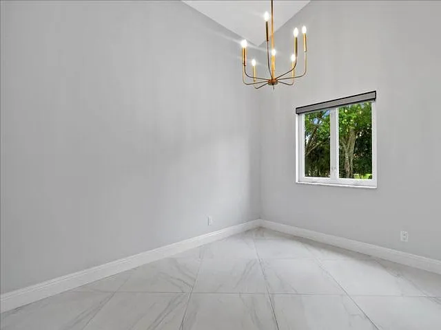 15575 Woodmar Ct — Photo 3