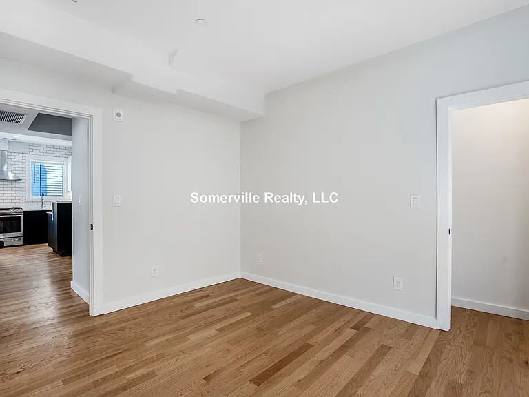 27 Linden St #1 — Photo 8