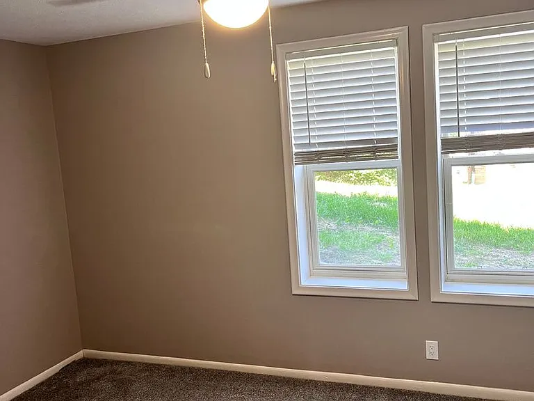 Bristol Square Apartments — Photo 66