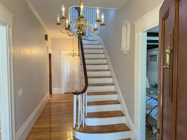708 Winthrop St, Medford, MA 02155