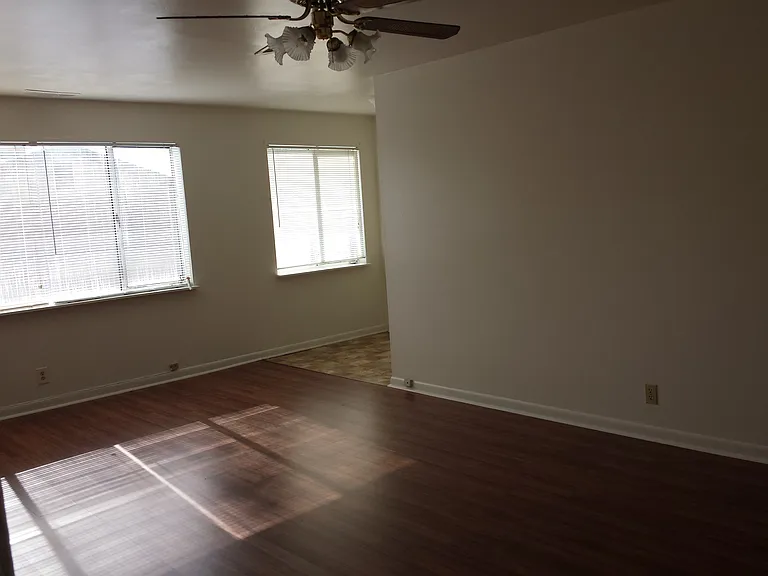 2419 S Graham St #V — Photo 6