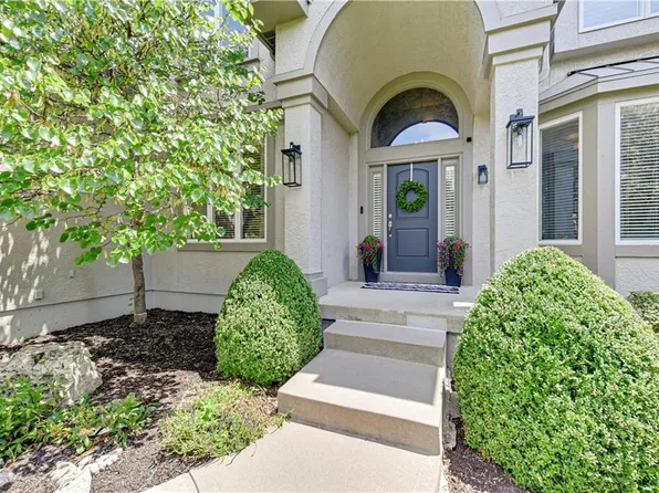 7205 Noland Rd, Shawnee, KS 66216