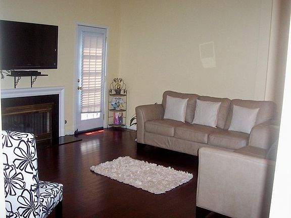 3rd image of 19 Lake Katherine Way