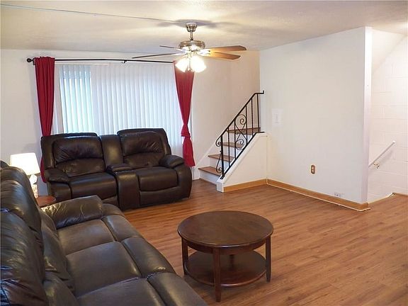5th image of 72 Woodlands