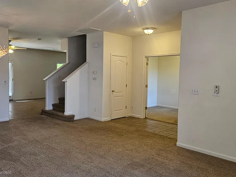 580 W Sunset St — Photo 2