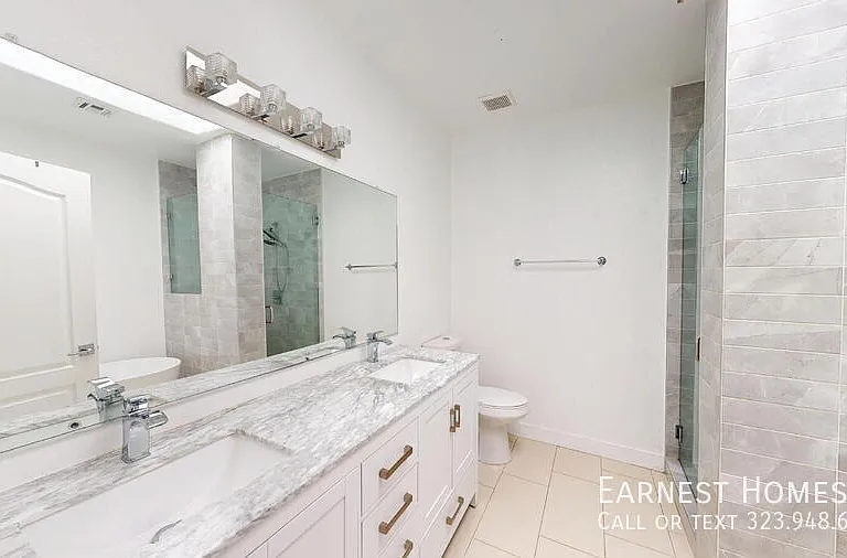 4348 Mammoth Ave #303 — Photo 21