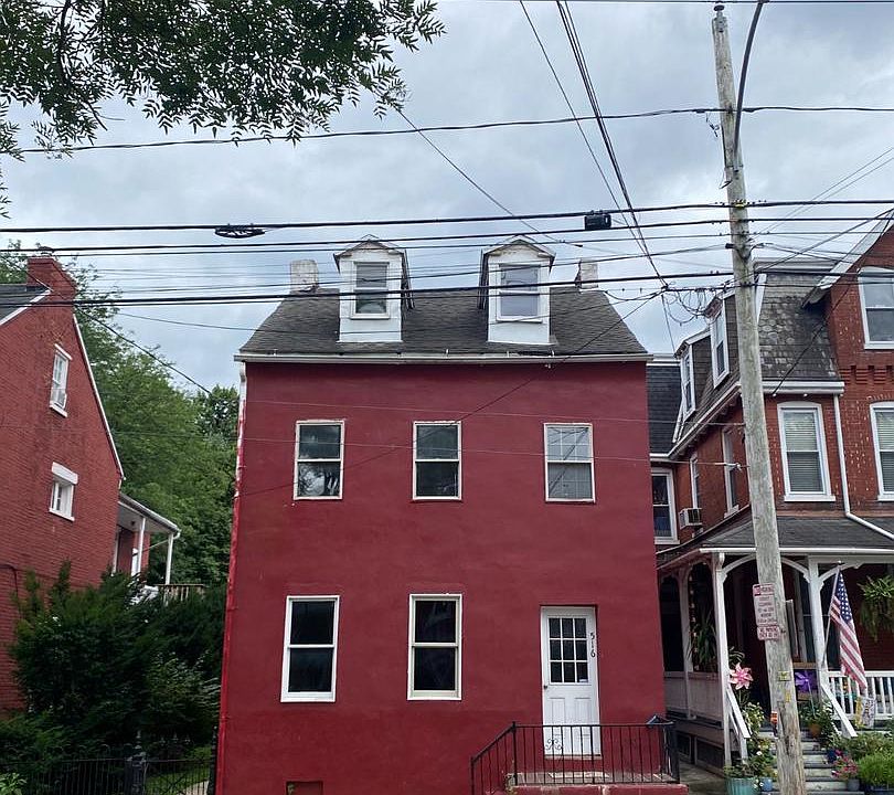 1st image of 516 W Walnut St