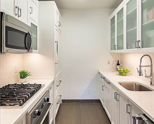 3rd image of 205 W 76th St APT 8H
