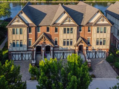 452 Brownstone Dr, St Charles, IL, 60174