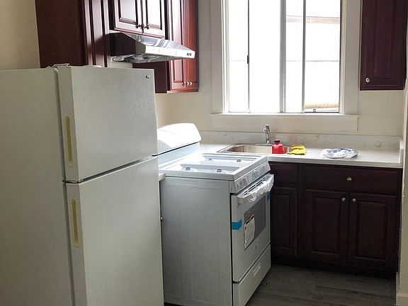 Remodel Kitchen, granite counter, gas stove!