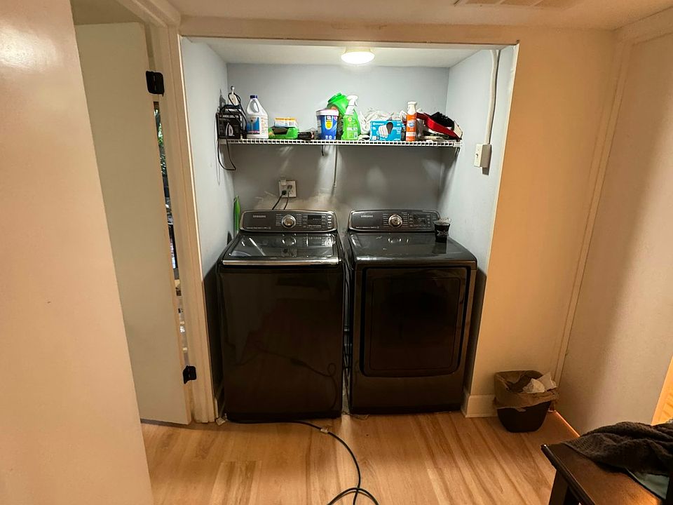 Luxe washer and dryer en suite eagerly awaits your dirty clothes!