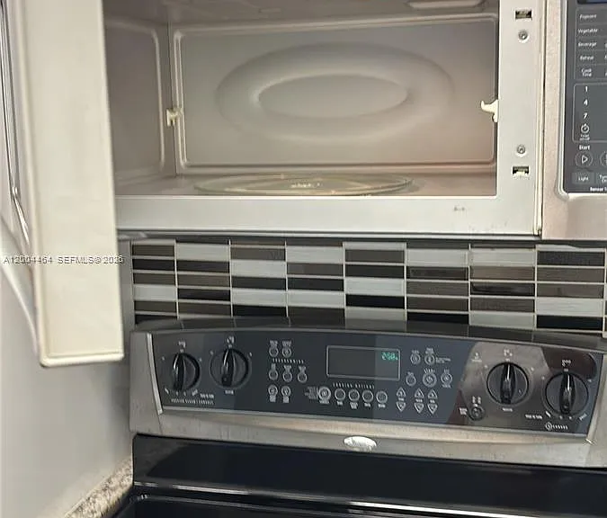 2415 Lincoln St #305 — Photo 24