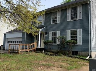 13184 Armstead St, Woodbridge, VA 22191