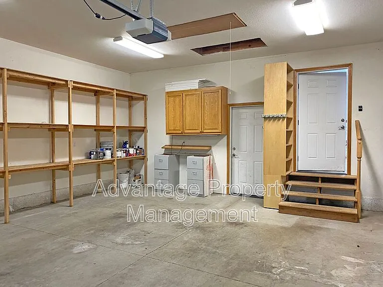 1340 SW Timian St — Photo 28