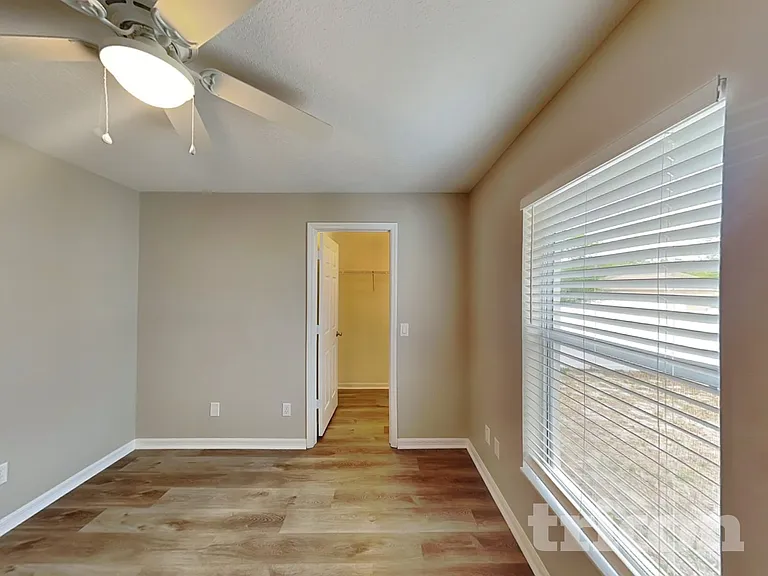 11107 Cranston St — Photo 10