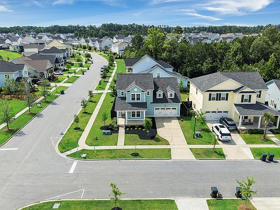 5th image of 128 Ashworth Dr