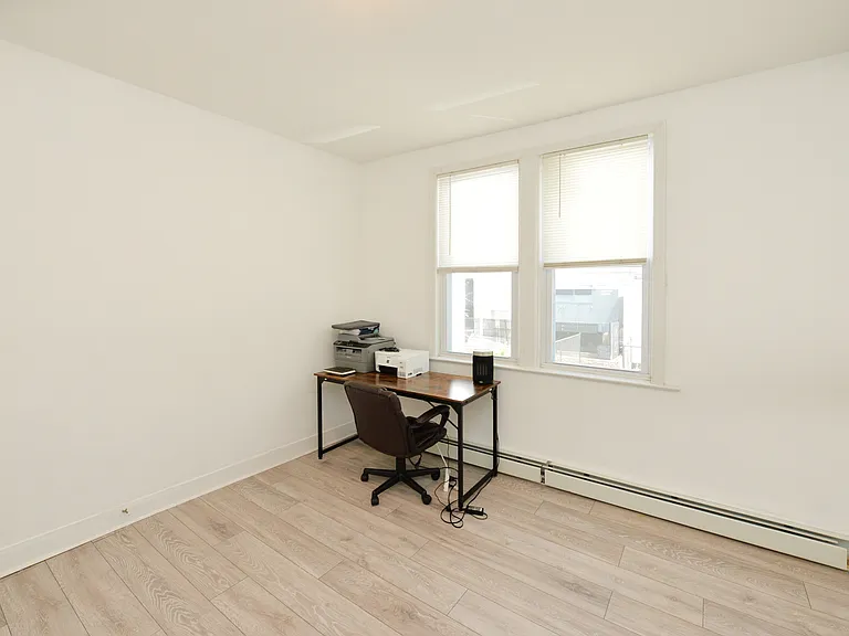 6 Glen St #1 — Photo 10