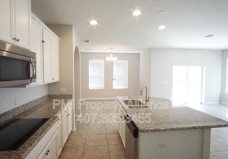 1427 Cabot Dr — Photo 7