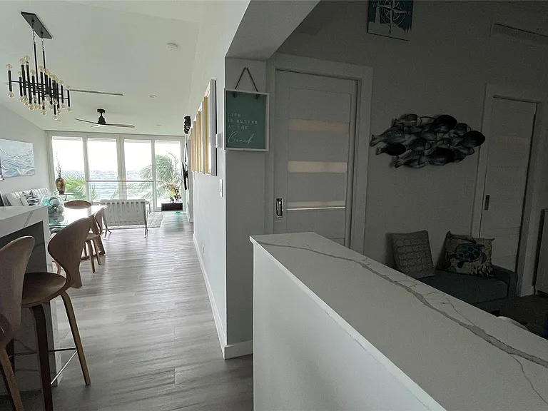 1041 E Hillsboro Blvd #3 — Photo 16