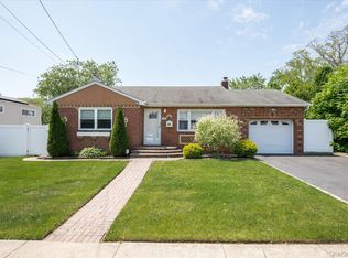 330 Woods Rd, North Babylon, NY 11703