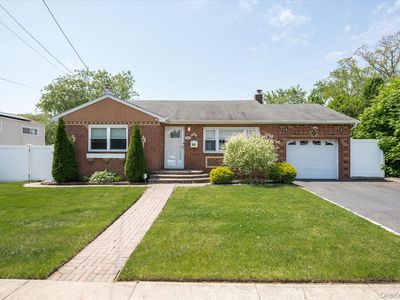 330 Woods Road, North Babylon, NY, 11703
