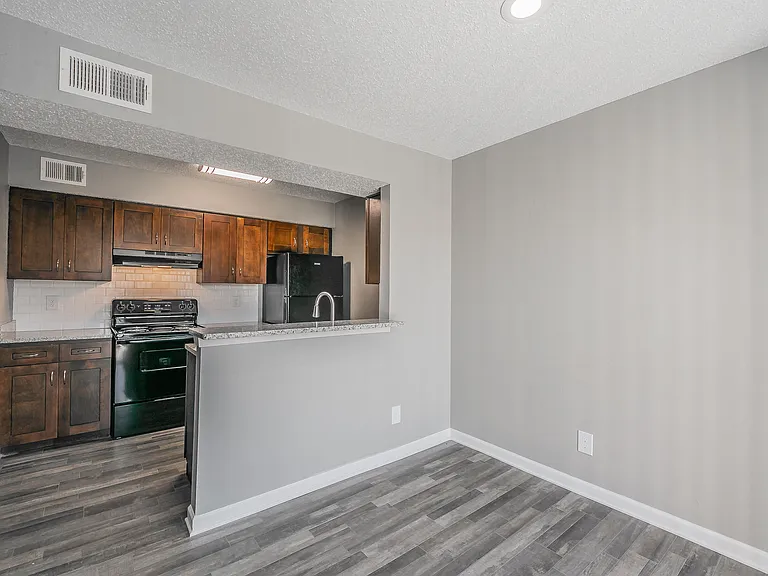 Station 121 at Town Center Apartments — Photo 228