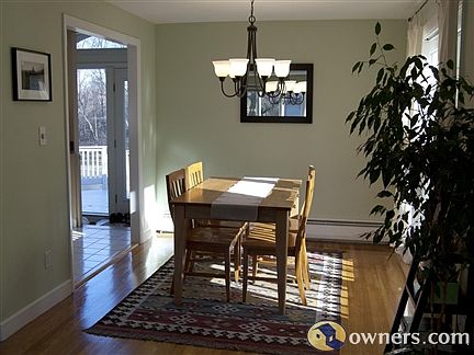 Dining Area - plenty of sunlight morning and afternoon