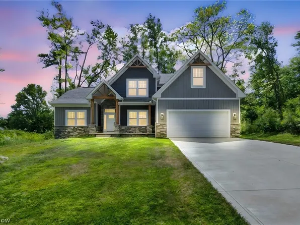 5 Foxwood Cir, Wakeman, OH 44889