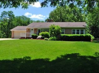 16665 Ridgeview Dr, Brookfield, WI 53005