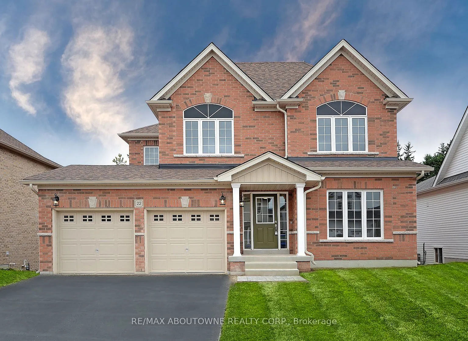 4 bed, $3,000 — Photo 1