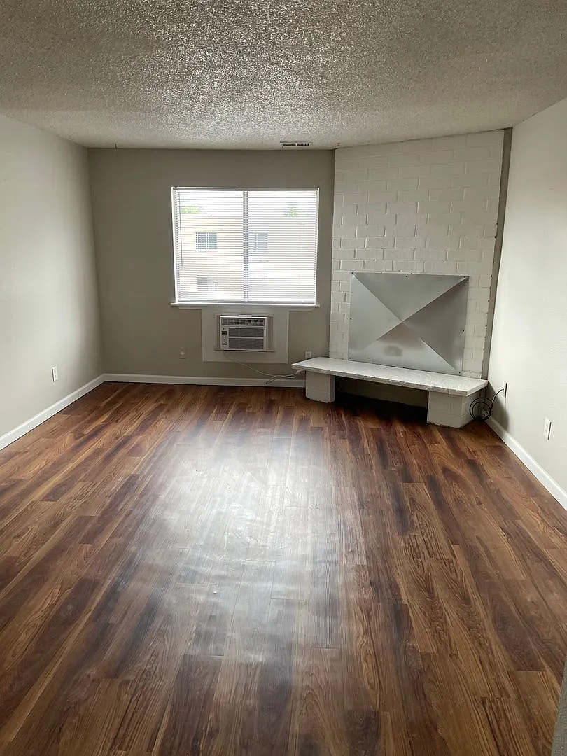 Remington Apartments — Photo 4
