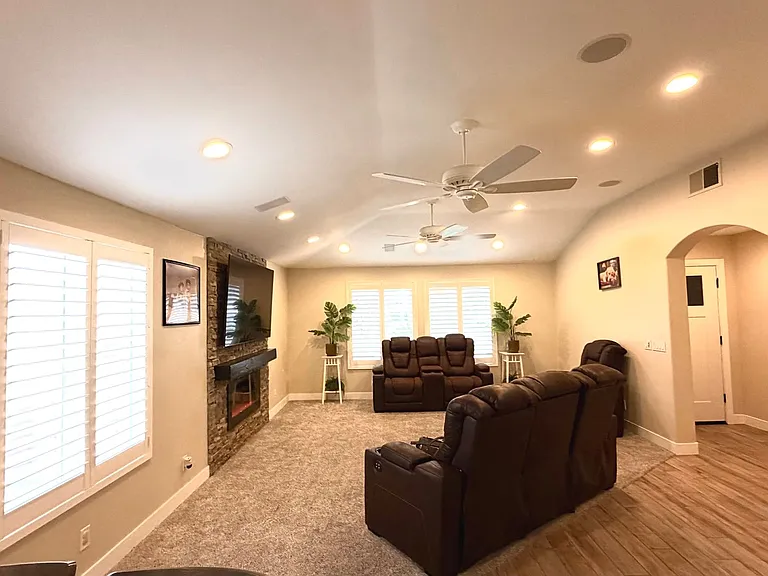 5818 Clear Valley Ct — Photo 7