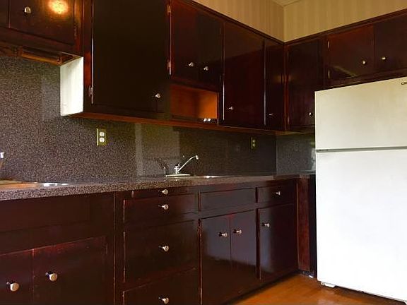 5th image of 4618 Fort Hamilton Pkwy