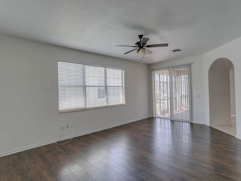 4977 Pall Mall St W — Photo 6