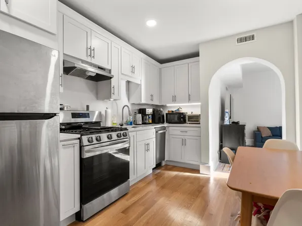 564 E 5th St, South Boston, MA