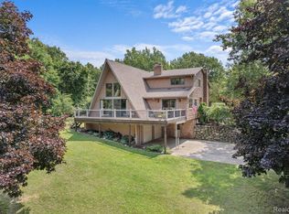 16121 Catalpa Ridge Dr, Holly, MI
