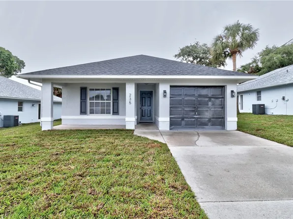 235 12th St SW, Vero Beach, FL 32962