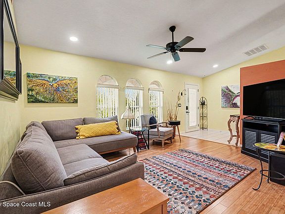 3rd image of 2410 Sea Ave