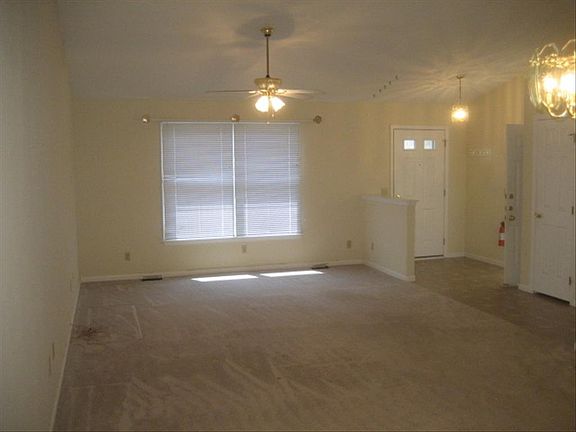 2nd image of 3057 Kennedy Dr