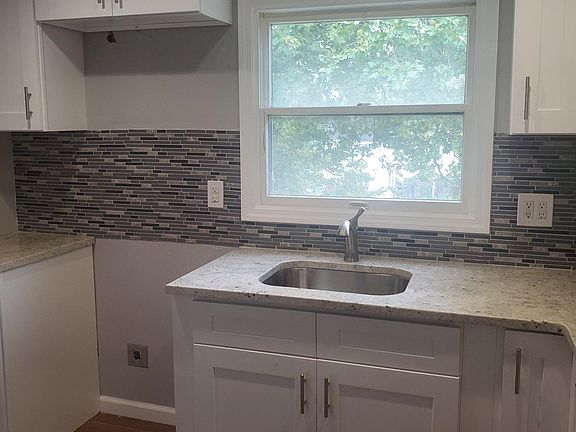 2nd image of 2206 Union Blvd Floor 2