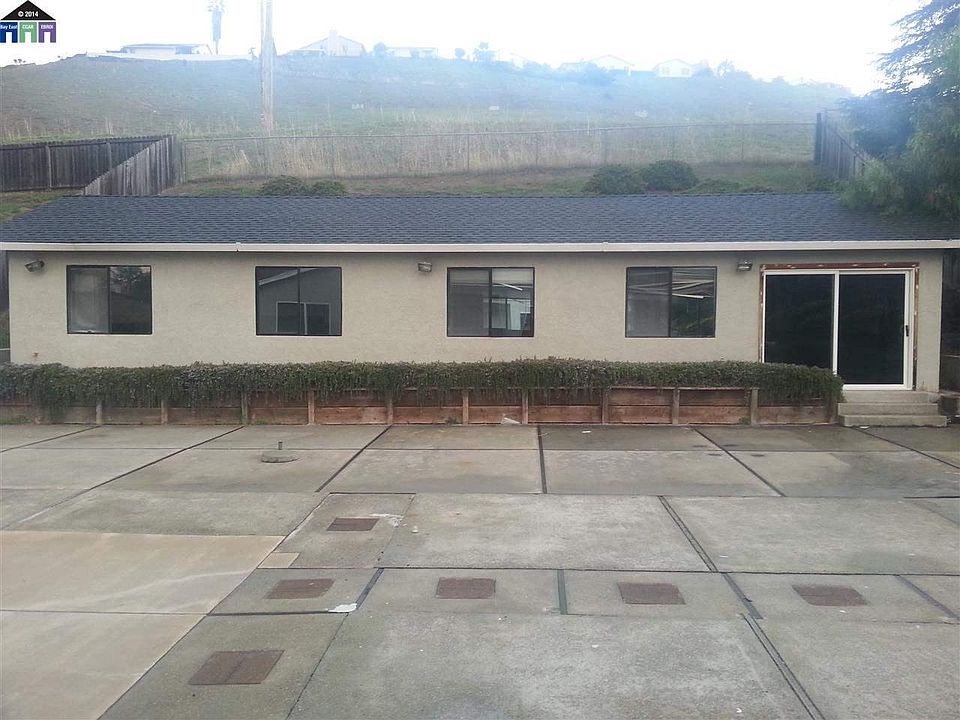 2nd image of 2081 Lupine Rd